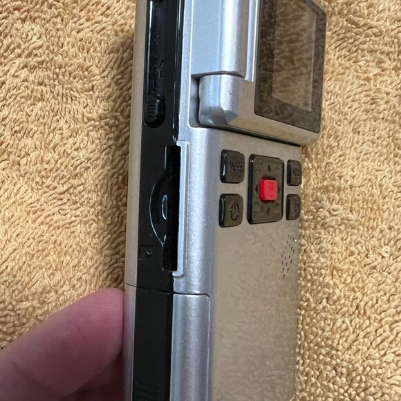 Vintage Flip-Style Digital Camcorder – Tested & Working - Picture 3 of 12